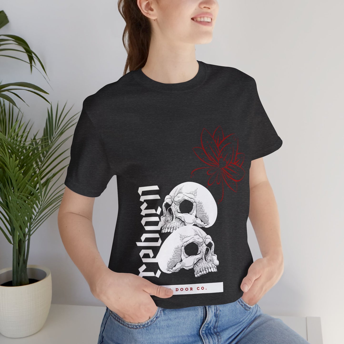 Reborn Skull Graphic Tee: Gothic Crown Design